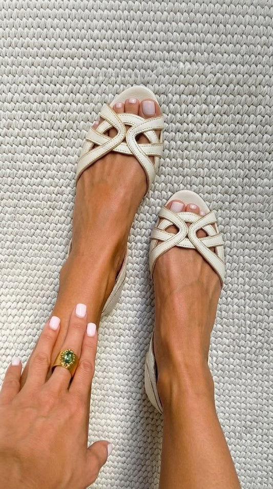 CAMILA | ELEGANTES SANDALIAS TEJIDAS COLOR CREMA