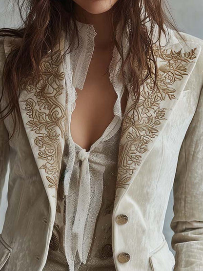 Blazer Clara de Terciopelo Marfil con Bordados Dorados