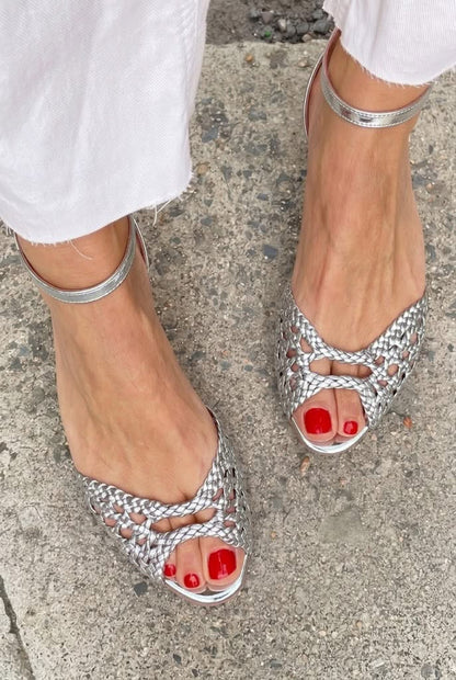ISADORA | SANDALIAS DORADAS TRENZADAS