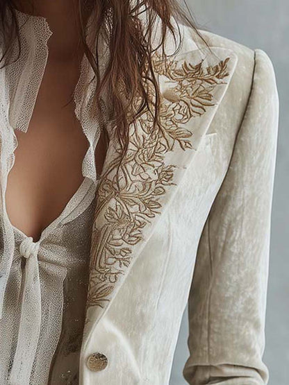Blazer Clara de Terciopelo Marfil con Bordados Dorados