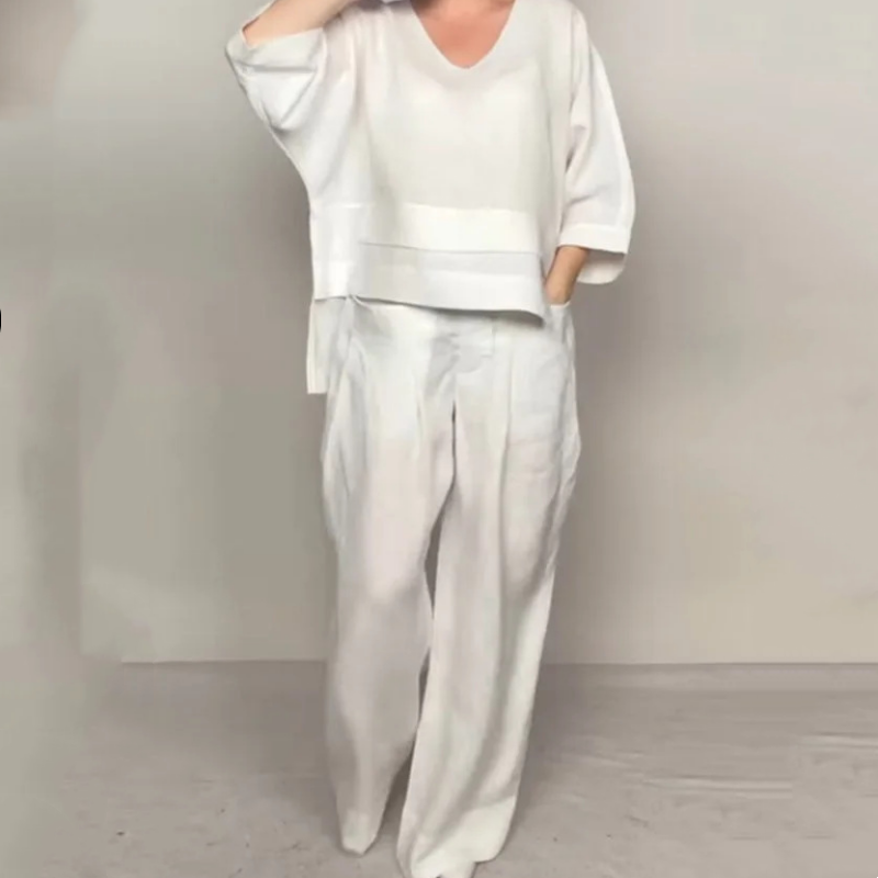 TRAJE MINIMALISTA DE DOS PIEZAS GRANDE