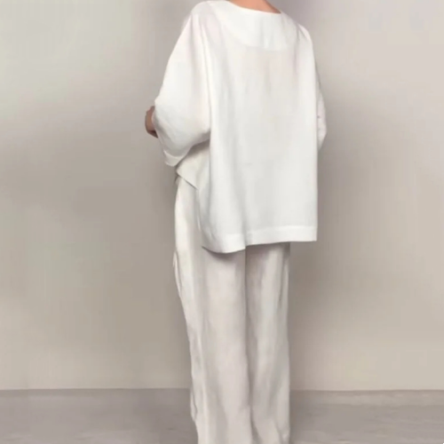 TRAJE MINIMALISTA DE DOS PIEZAS GRANDE